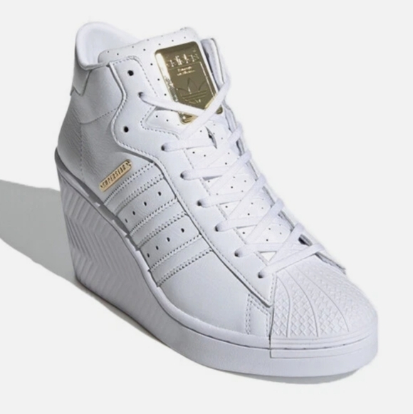 adidas Shoes - Adidas Superstar Ellure White Gold Metallic Size 6.5